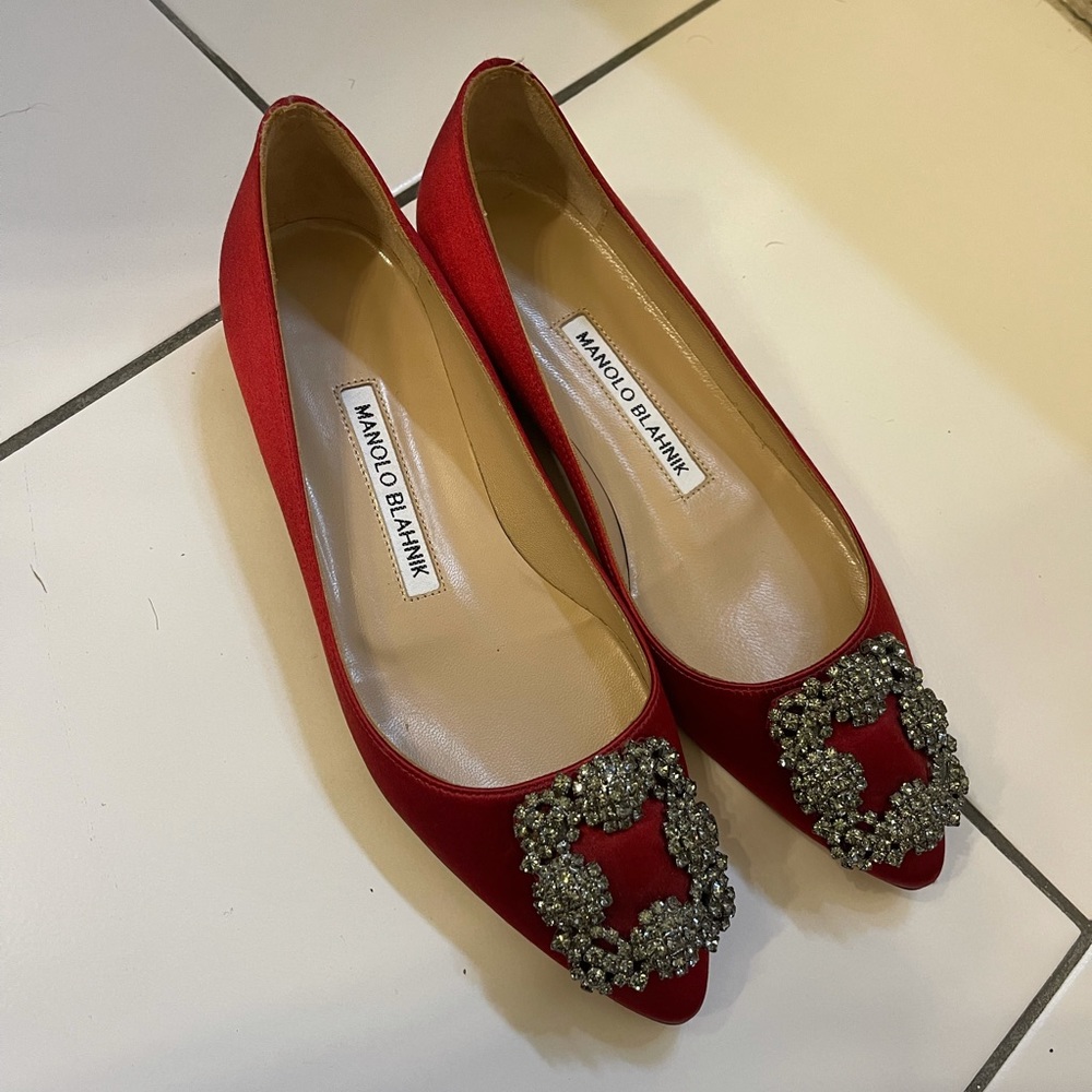 Manolo Blahnik Red Hangisi Flat